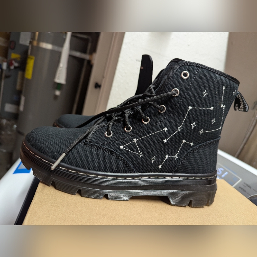 Dr. Martens Charlee Chukka Boot - Constellation Embroidered Design Sz 9